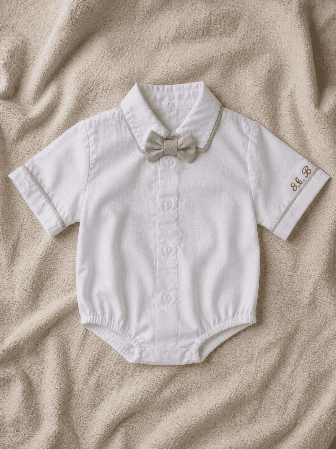 Camisa Social do Conjunto Versátil · tricoline branco · carcela na frente · colarinho com entretela dupla · botões artesanais · grade 2 a 8 anos